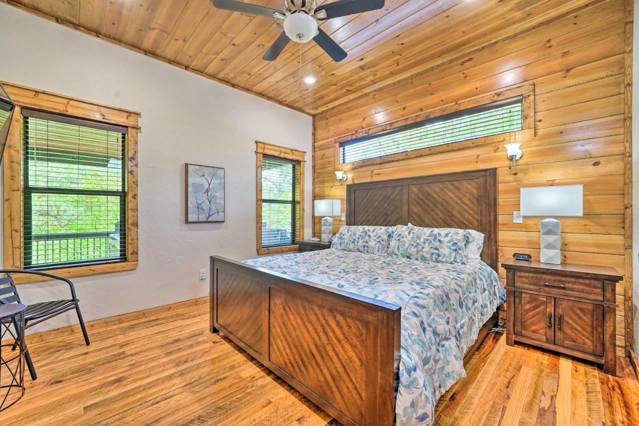 Broken Bow Family Cabin With Fireplace And Hot Tub! エクステリア 写真
