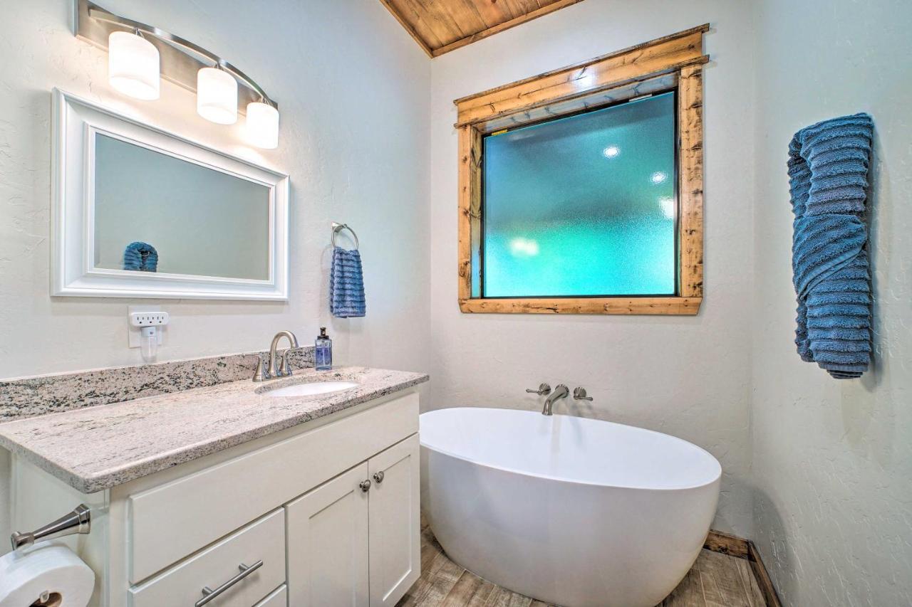 Broken Bow Family Cabin With Fireplace And Hot Tub! エクステリア 写真