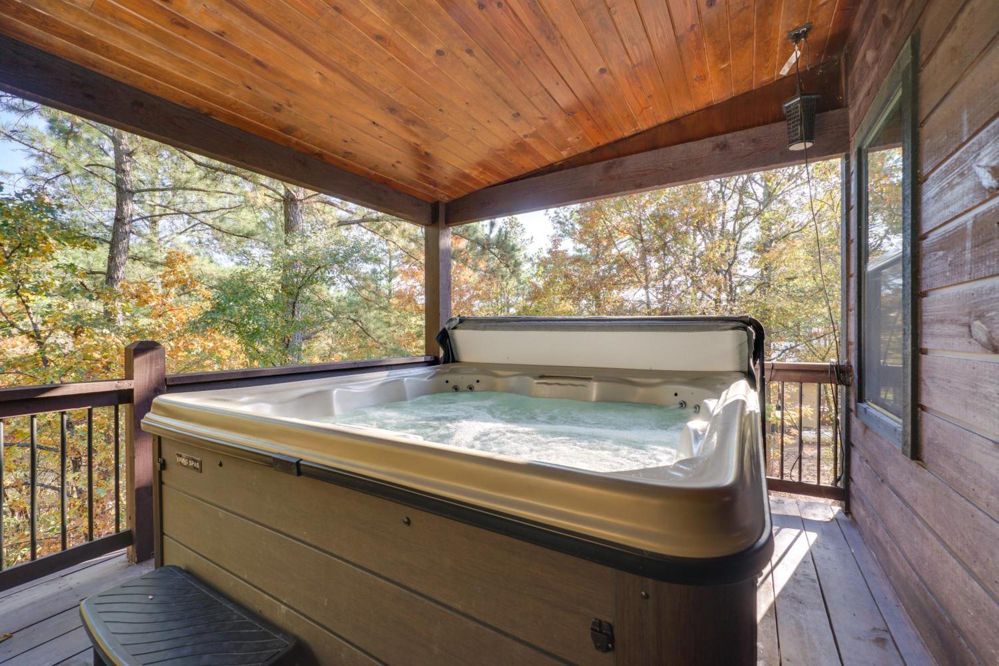 Broken Bow Family Cabin With Fireplace And Hot Tub! エクステリア 写真